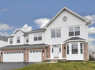 261 Lake Gillilan Way, Algonquin, IL 60102