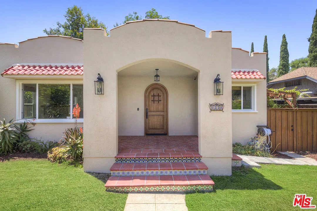 3 bed, 2.0 bath, 1246 sqft, $6,800 — Photo 3
