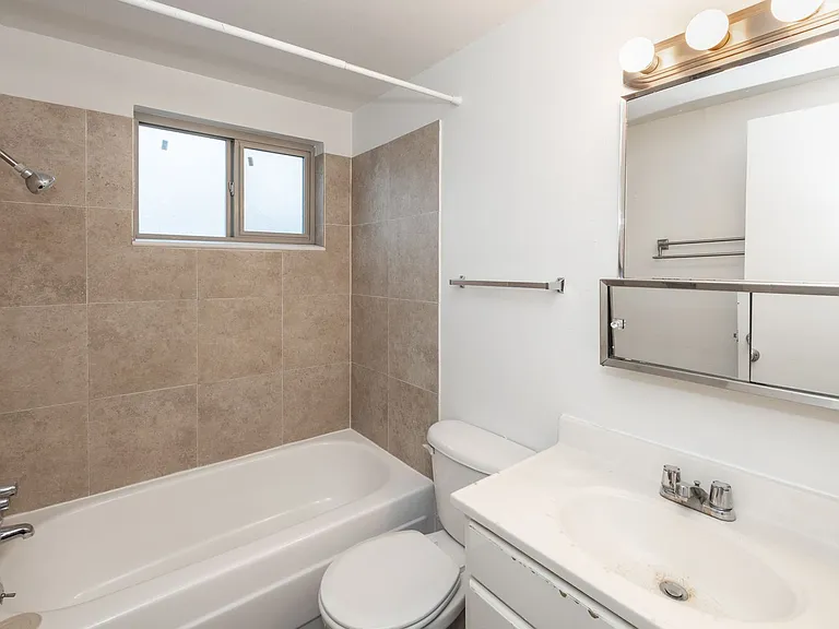 Dexter Street Apartments — Photo 16