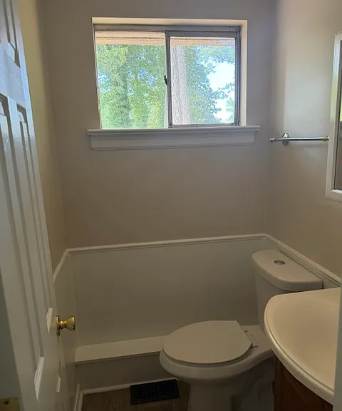 12748 Richmond St — Photo 3