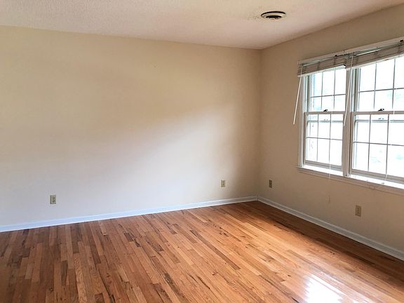 2nd image of 2263 Forest Acres Dr