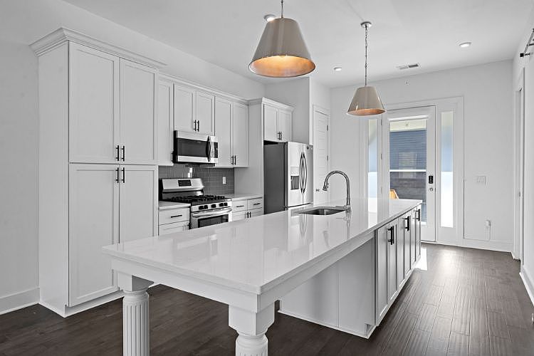 1st image of 704 James Ave
