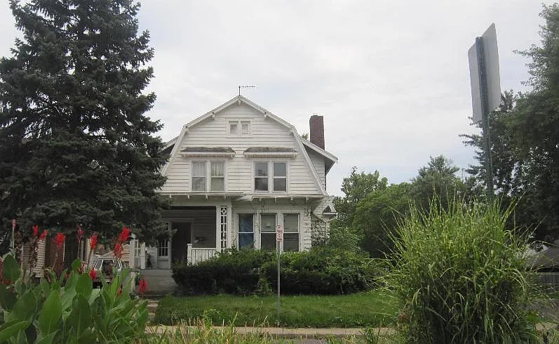 832 W Eleanor Pl photo 1