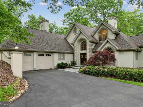 9409 Windy Hill Dr, Nokesville, VA 20181