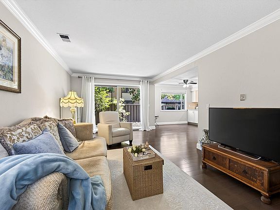 5th image of 1949 Countrywood Ct
