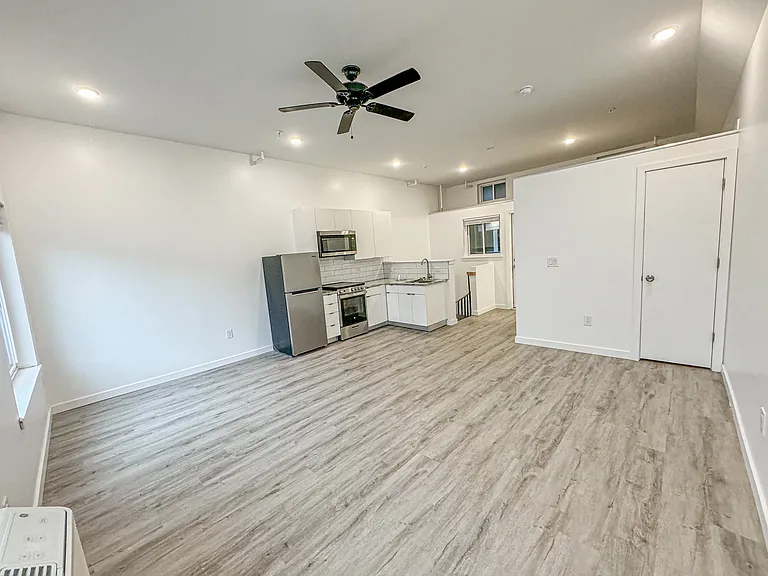 Studio House — Photo 26