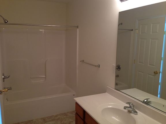 5th image of 18B Pointe West Dr