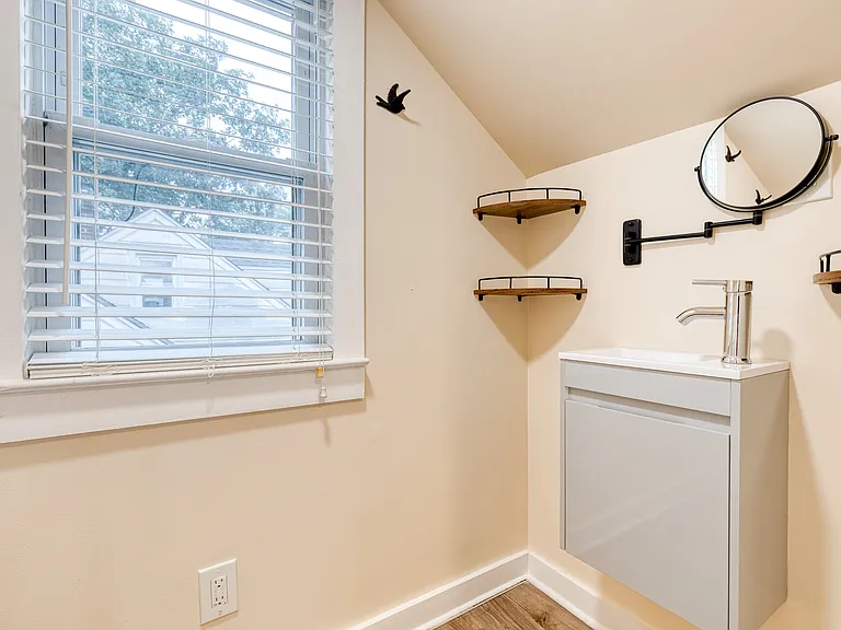 15 Georgia Ave NW — Photo 24