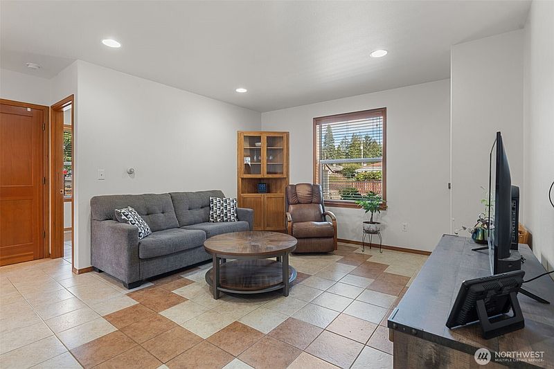 5th image of 1204 W Birch Street