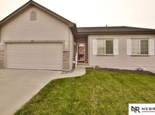 10305 S 27th St, Bellevue, NE 68123