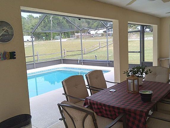 Lanai  fully screened* fans