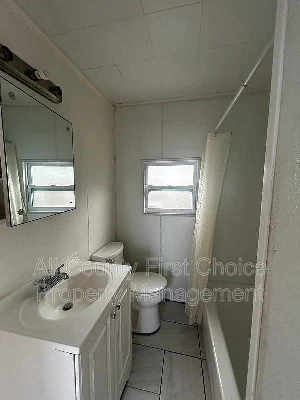 1 bed, 1.0 bath, $1,400 — Photo 4