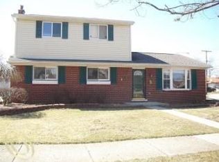 7791 N Henry Ruff Rd, Westland, MI 48185