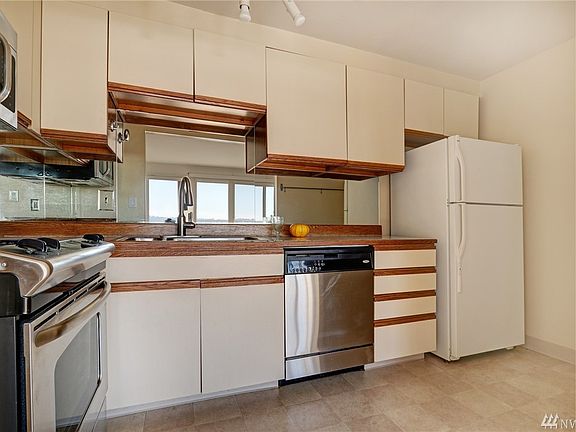 5th image of 201 2nd St S APT 310