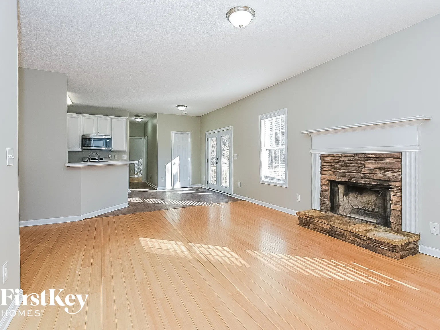 4 bed, 3.0 bath, 2376 sqft, $2,850 — Photo 3