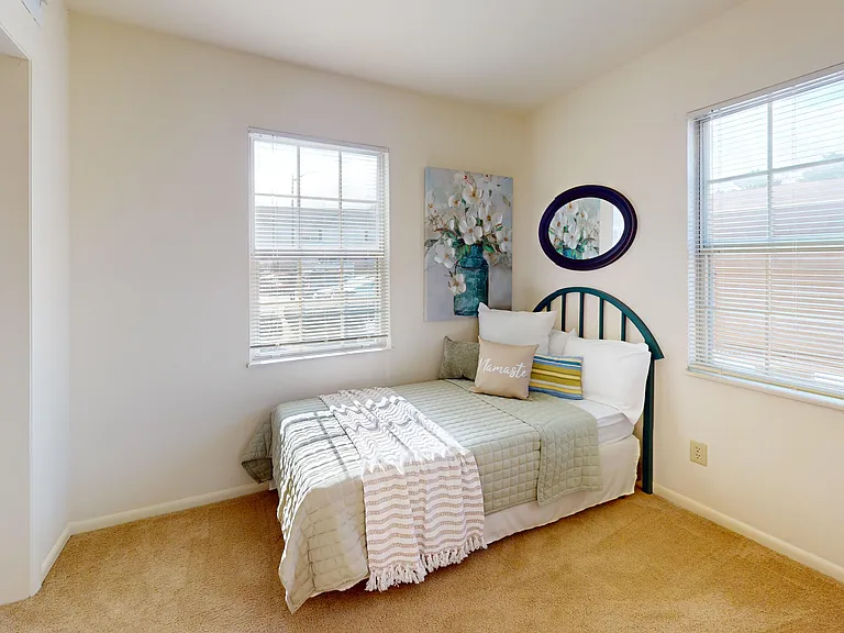 Lakewood Garden Apartments — Photo 14