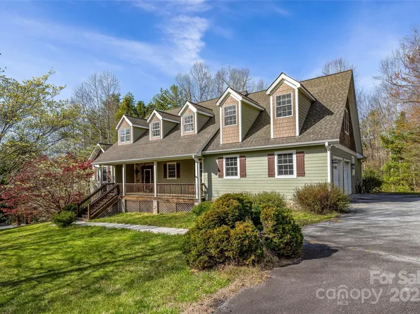 190 Whites Lake Blvd, Saluda, NC 28773
