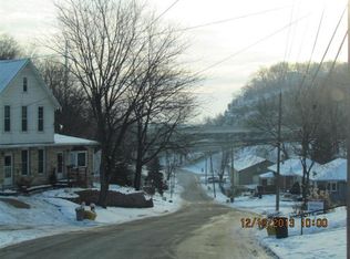 155 Valley St, Dubuque, IA 52003