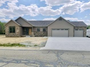 2450 Hillcrest Ave, Plymouth, IN 46563