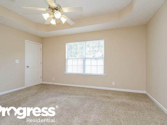 3rd image of 301 Niagra Ln