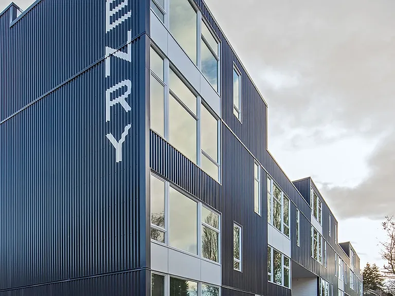 Henry — Photo 20