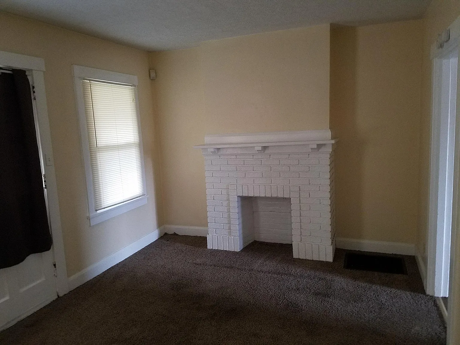 829 Vankirk St photo 1