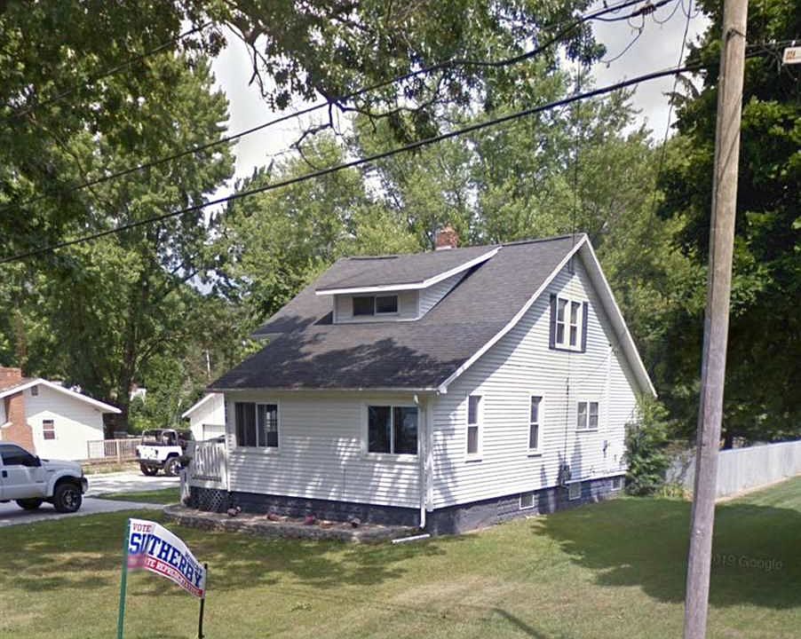 2nd image of 218 Huggins Rd