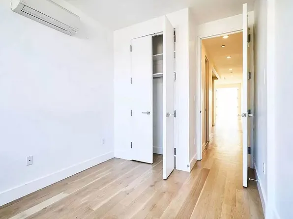 83 Montrose Avenue image 1 of 8