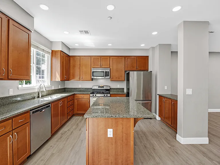 259 Birch Creek Dr — Photo 6