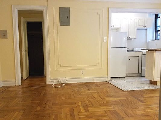 5th image of 4141 46th St APT 2D