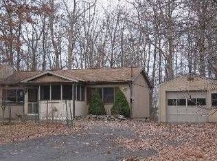 175 Iroquios Trl, Milford, PA 18337