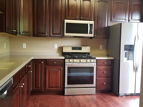 4th image of 655 Saint Andrews Pl