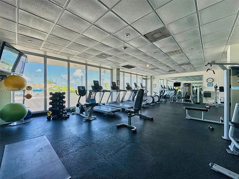 5701 Collins Ave #Penthouse 08 — Photo 53