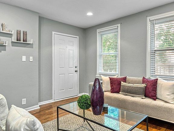 4th image of 6335 Fyler Ave