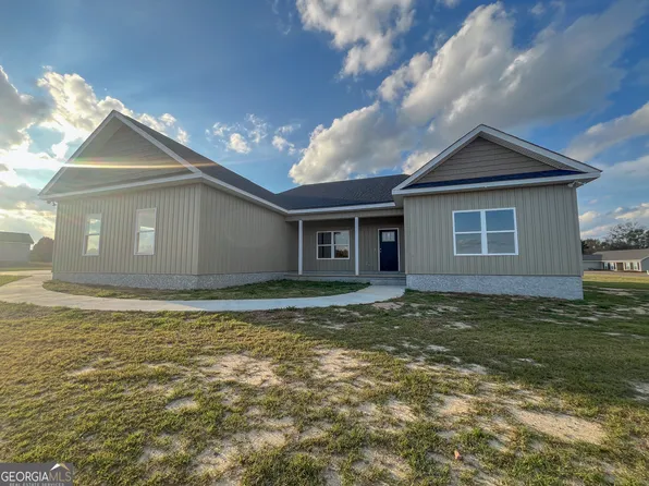 522 Clearwater Circle Rd, Dublin, GA 31021