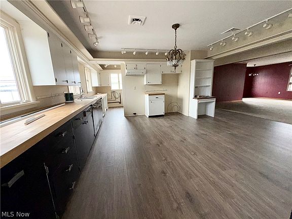 5th image of 805 Denman Ave