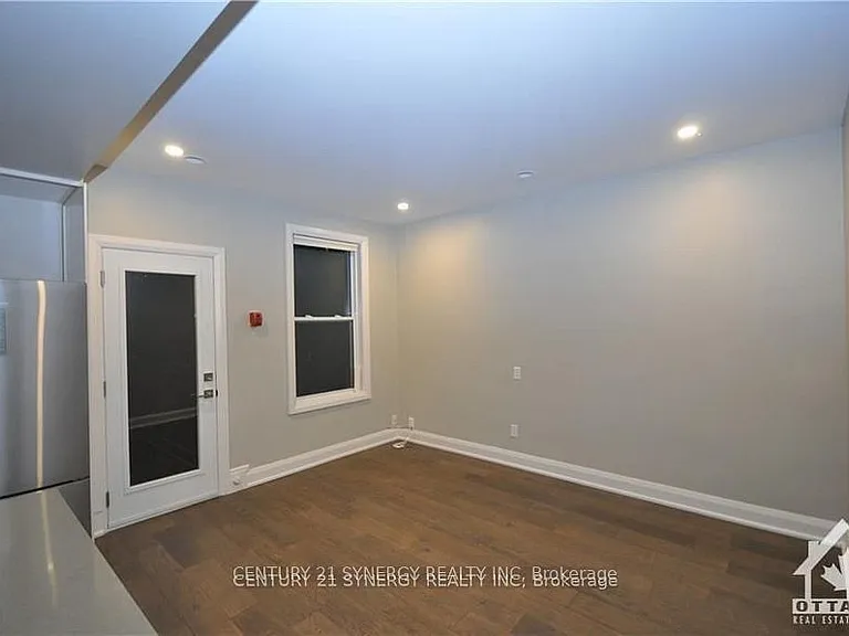 571 McLeod St #2 — Photo 7