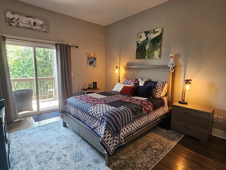 Secondary bedroom