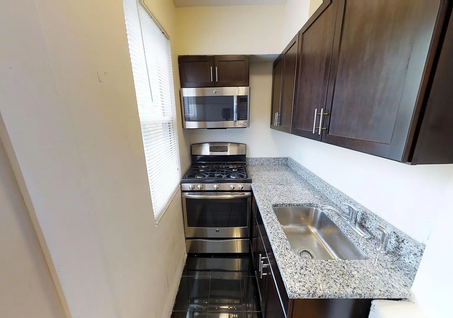Studio, $1,175 — Photo 3