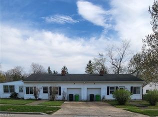 72 Forest Dr, Bedford, OH