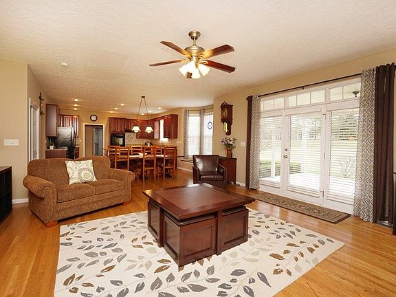 4th image of 7099 Longview Dr