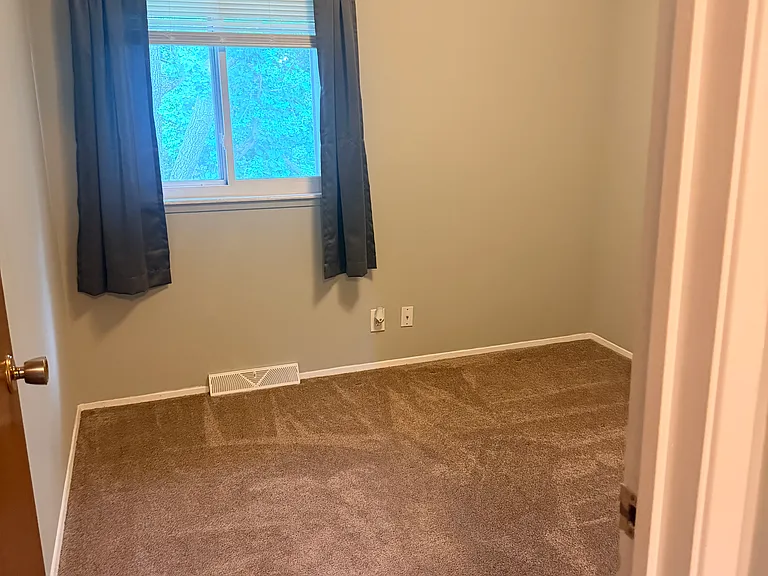 1017 Lafayette Ct — Photo 7