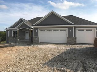 2065 Grandview Dr, Slinger, WI 53086