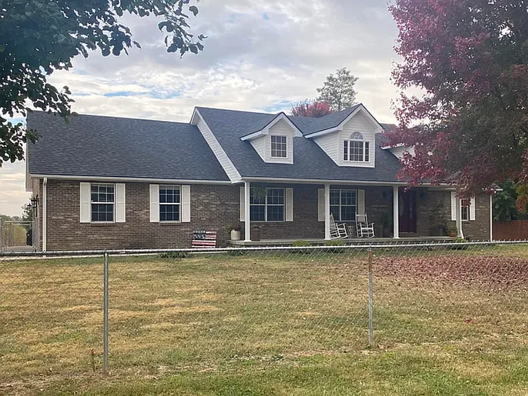 87 Sunset Dr — Photo 2