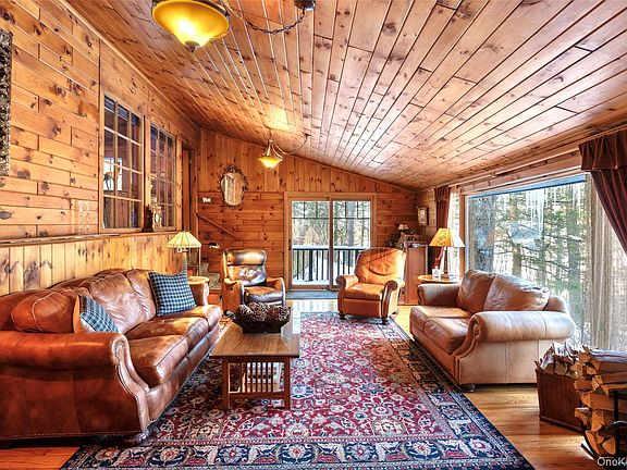 4th image of 326 Pratt Hill Road