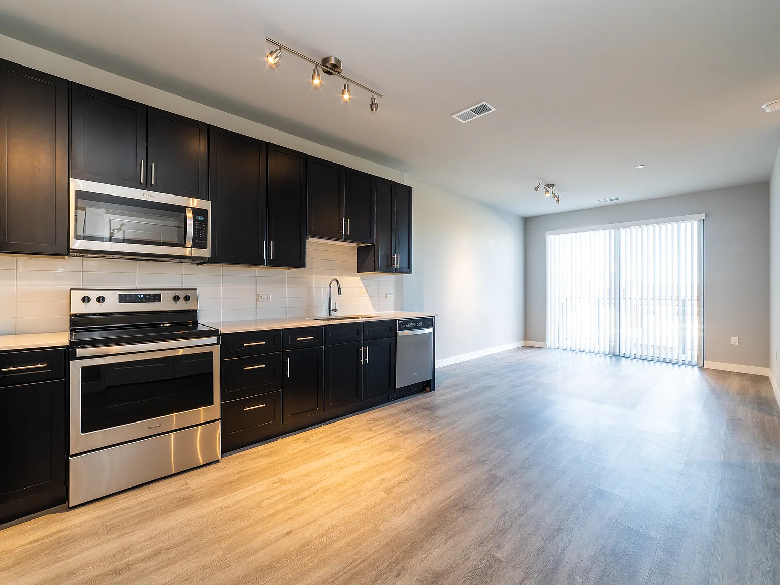 20 West — Photo 4