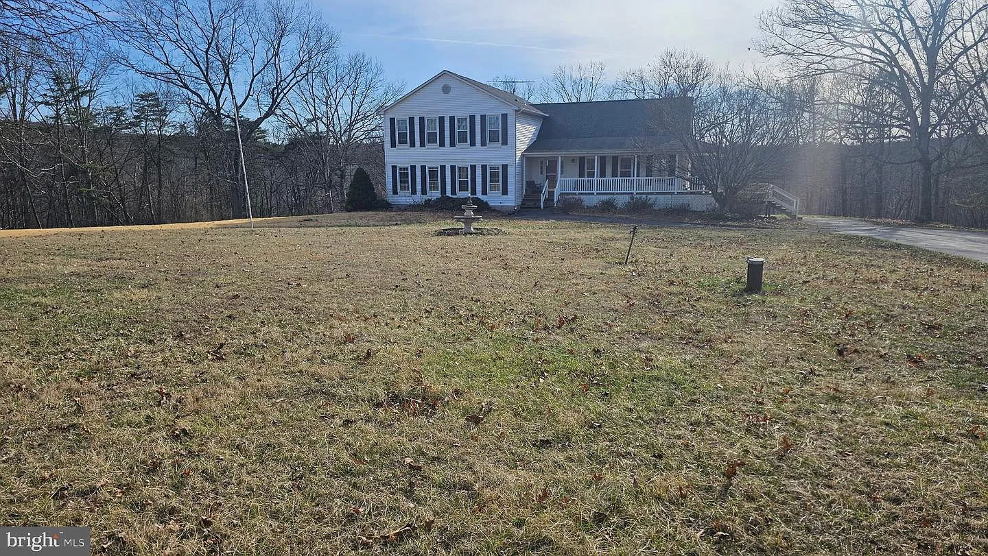 180 Goldfinch Ln photo 1
