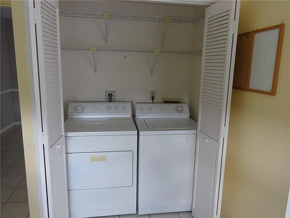 Washer and dryer off the kitchen