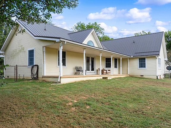 3rd image of 1445 Louisville Rd