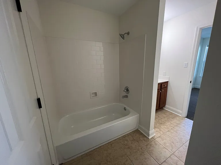 1204 Cambridge Dr #D — Photo 11